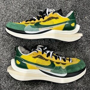 Nike vapor waffle/ Sacai size 10 good condition missing insole